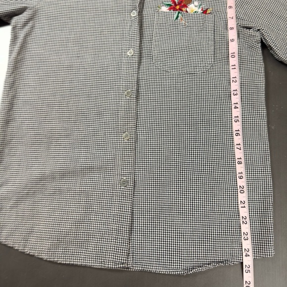 Vintage Cabin Creek Check Holiday Embroidered Floral Pinecones Button Up Top - Picture 9 of 9